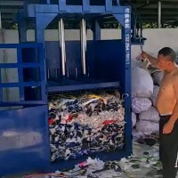 廢布料壓縮打包機 廢紙箱液壓捆扎打包機 生活垃圾立式壓縮機
