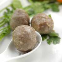 萬品撒尿牛丸500g火鍋燒烤食材小吃牛肉丸子廠家批發(fā)一件代發(fā)