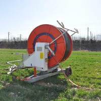 農(nóng)田澆地卷盤式噴灌機63 75 90帶桁架移動淋灌設(shè)備水渦輪電動回收
